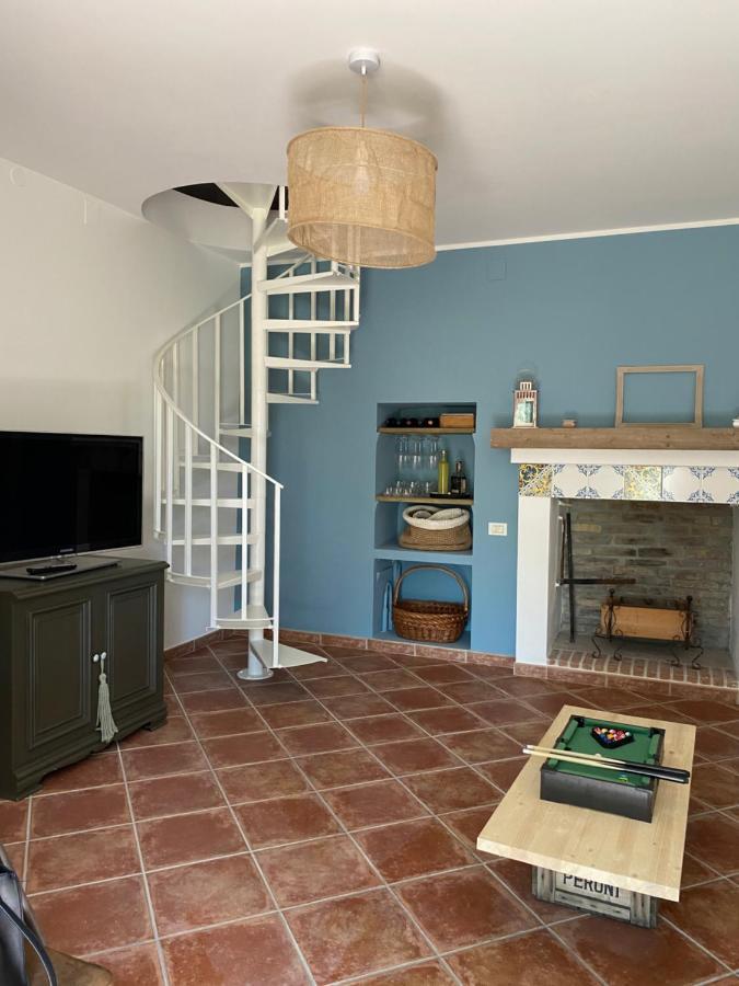 Casale Cialifone Villa Alanno Eksteriør billede