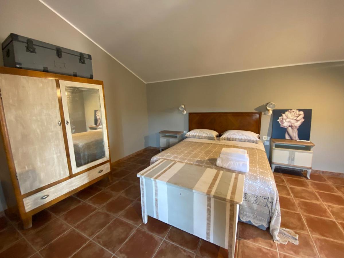 Casale Cialifone Villa Alanno Eksteriør billede